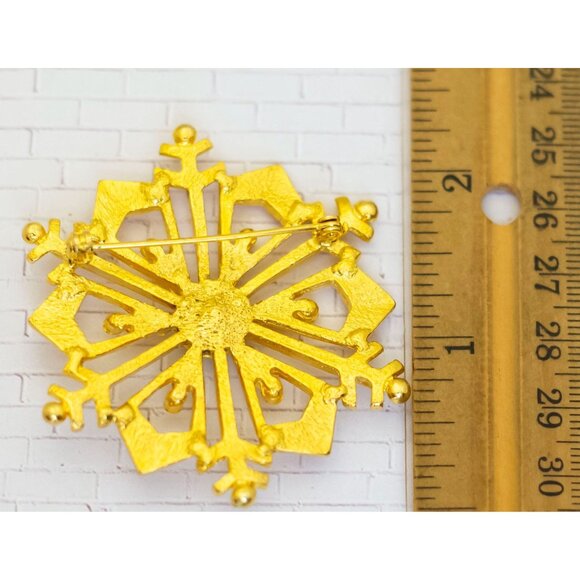 Vintage Gold Tone Geometric Snowflake Rhinestones Brooch - V22 - Picture 2 of 2